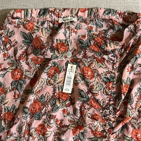 NWT left side rushed slit, Spring summer skirt size L MAX studios - Picture 3 of 4